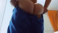 Valentina Curdila, todo travieso con su gran cuerpo de culo, mostrando